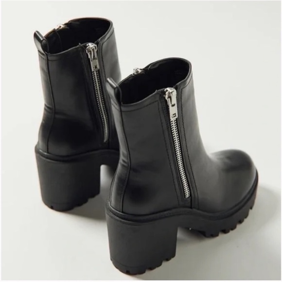 UO Leather Black Heeled Boots - Picture 5 of 7